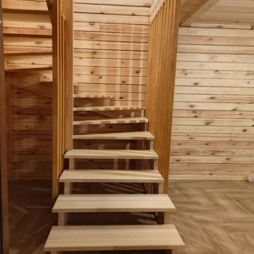 Лестницы и ступени из сосны - /files/catalogproducts/6-сосна цельная экстра.jpg
